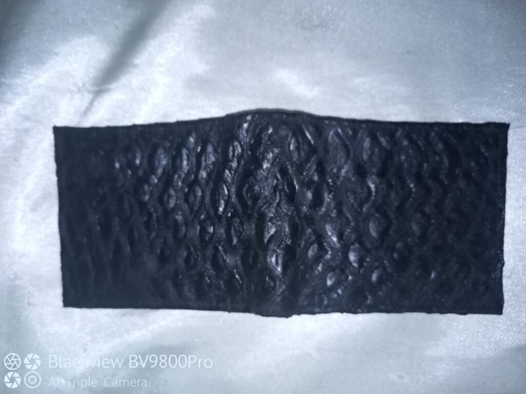 Croco style men's bifold wallet
