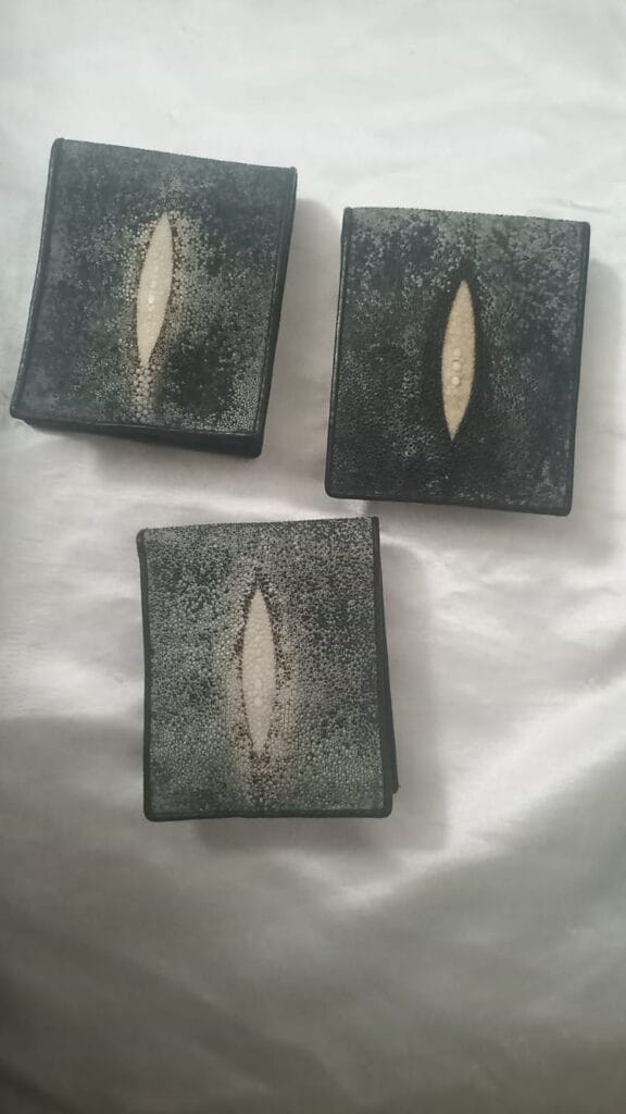 Retro stingray mens wallet
